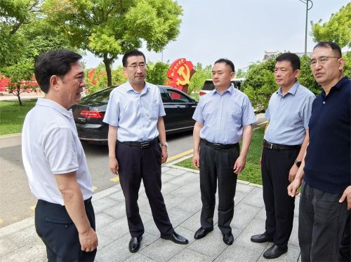 1719990755183942.jpg 企業(yè)新聞【供水集團】水發(fā)集團黨委副書記王健一行到濰坊水發(fā)供水集團指導工作 (1).jpg